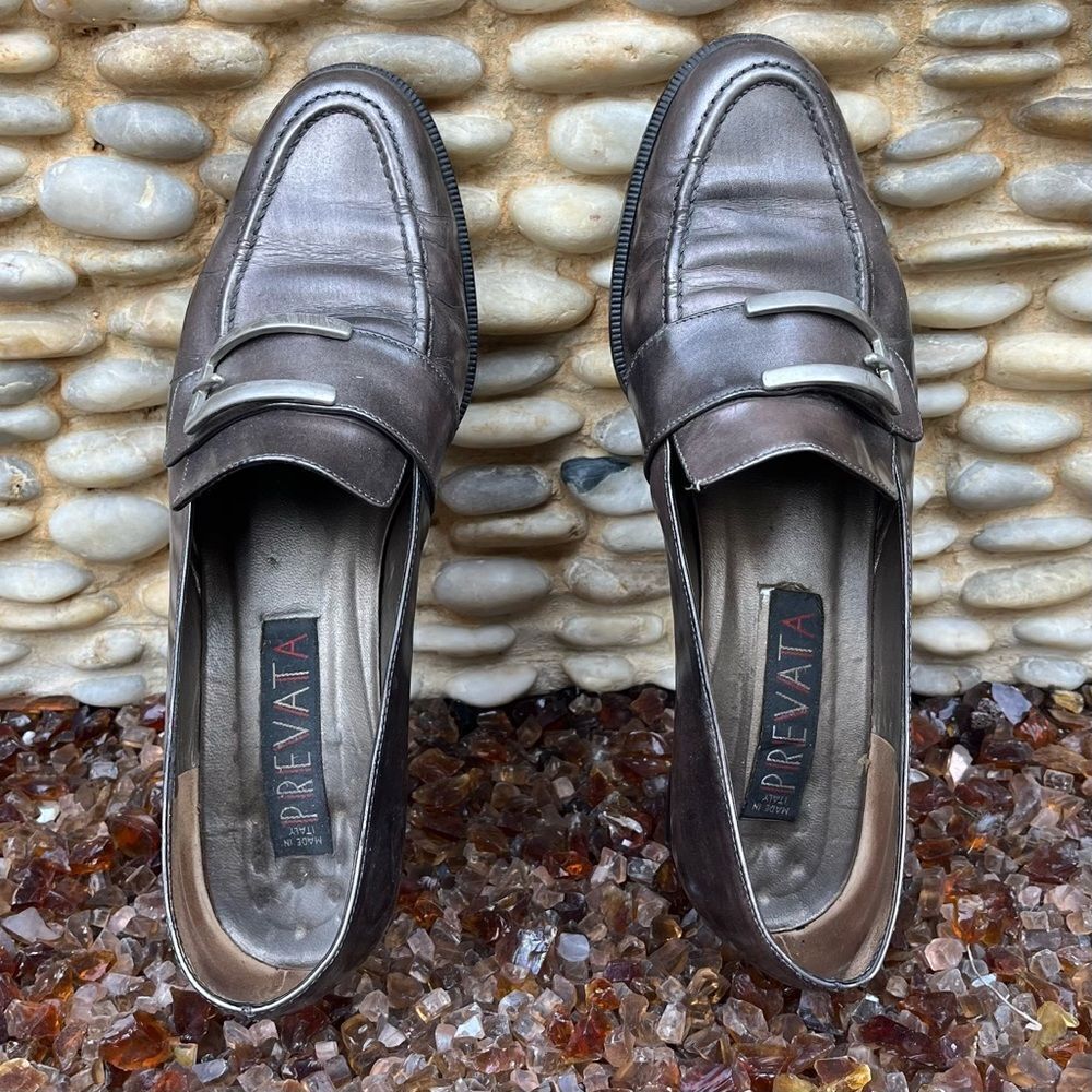 Preveta Silver Metallic Leather Loafers w/Silver Buckle Accent. Size 7.5B Italy